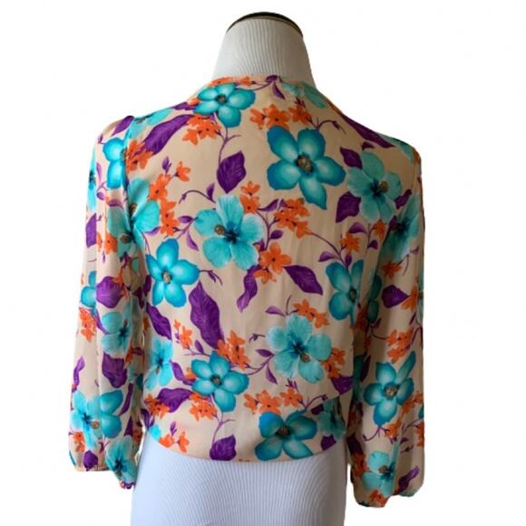 NWOT H.I.P floral wrap 3/4 sleeve blouse.  Size S. - Picture 5 of 8